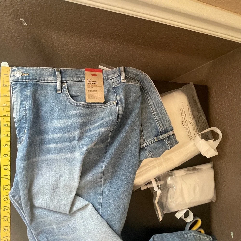 Levis Women 314 Shaping Straight Jeans 22W Blue Light Wash Tummy Control Stretch